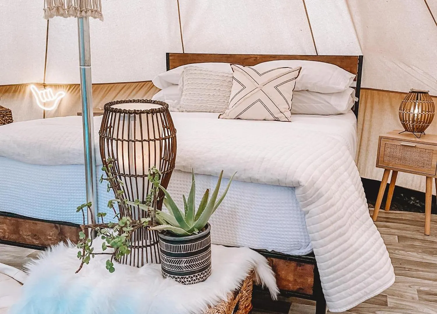 Glamping Off Grid Tent - 5 Min From Haleiwa!!! Luxury tent Haleiwa
